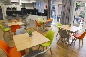 05_shared_kitchen_and_eating_area