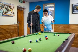 08_boarding_lounge_with_pool_table